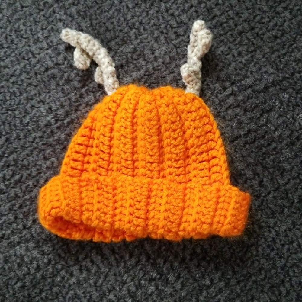 Newborn antler knitted hat